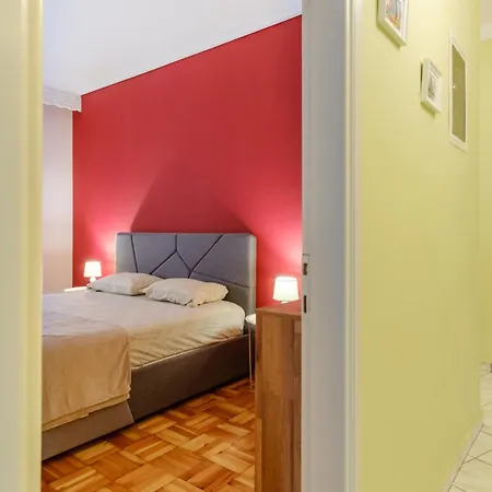 شقة Gimispacetop - Panoramic Upper Town 2Br Residence - Quiet City Escape *