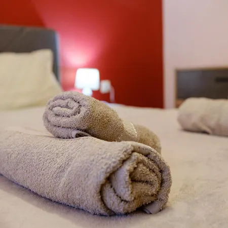 Gimispacetop - Panoramic Upper Town 2Br Residence - Quiet City Escape شقة *