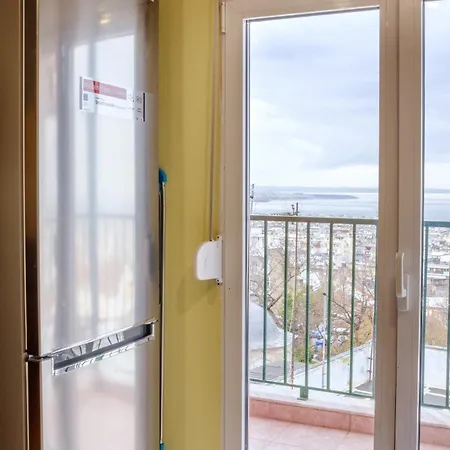 Gimispacetop - Panoramic Upper Town 2Br Residence - Quiet City Escape *