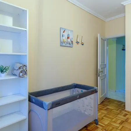 Gimispacetop - Panoramic Upper Town 2Br Residence - Quiet City Escape *