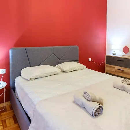 Gimispacetop - Panoramic Upper Town 2Br Residence - Quiet City Escape