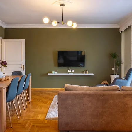 Gimispacetop - 85 Sqm Panoramic 2Br Residence Apartment