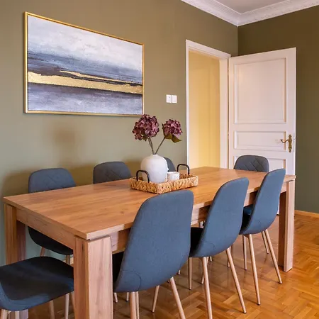 Gimispacetop - Panoramic 2br With Views Apartment